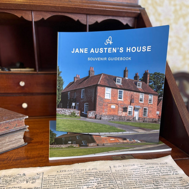 Gift Admission: 1 Adult + Souvenir Guide Book